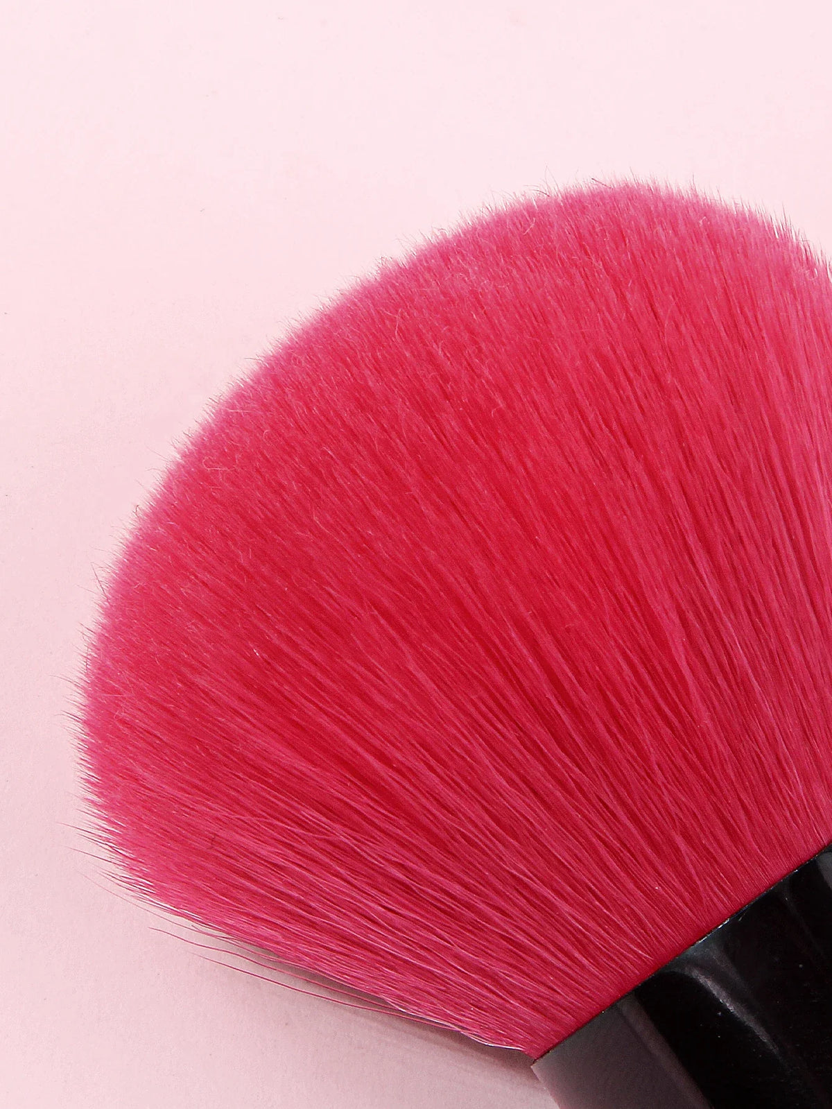 Large Soft Wool Fiber Face Blush & Powder Makeup Brush