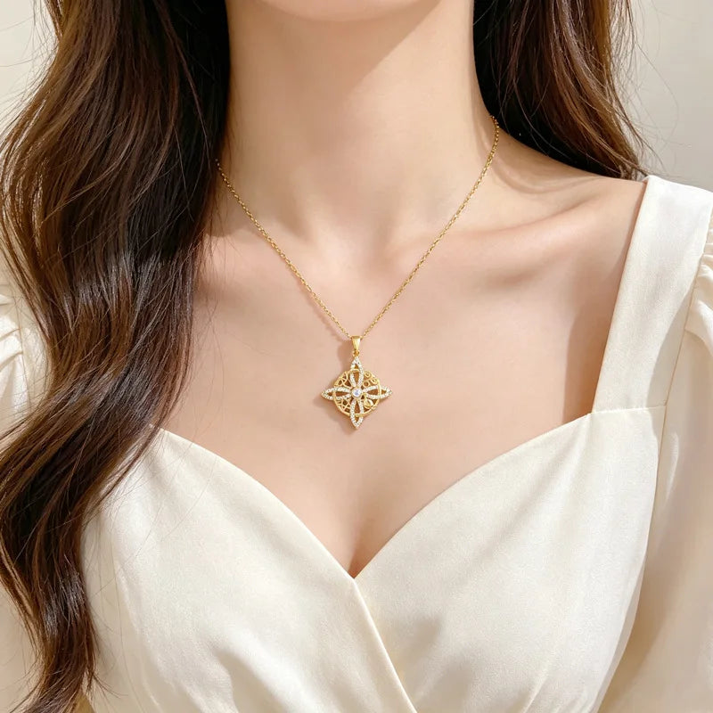 Lucky Clover Pendant Necklace – Gold Plated Stainless Steel