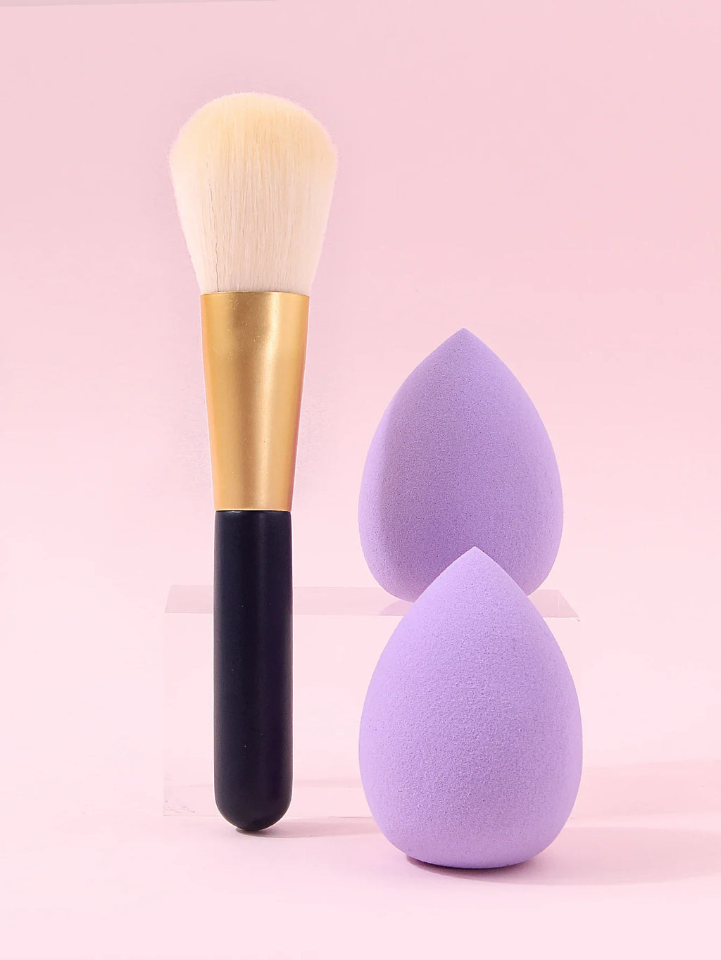 3-Piece Makeup Set: Blush Brush + 2 Water Drop Sponges