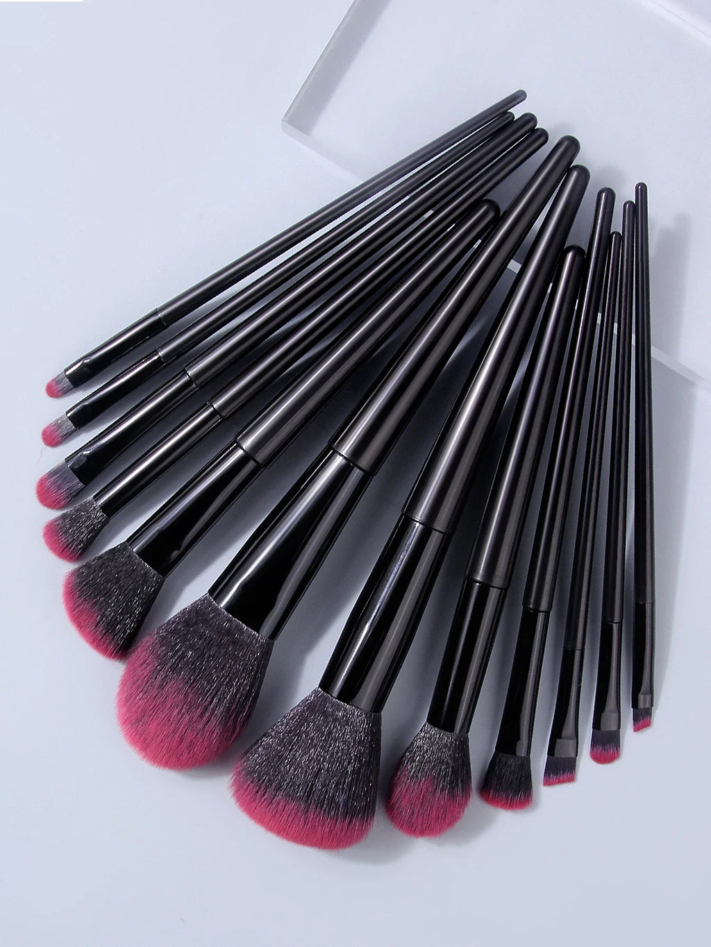 12Pcs Soft Makeup Brush Set – Foundation, Blush & Eyeshadow