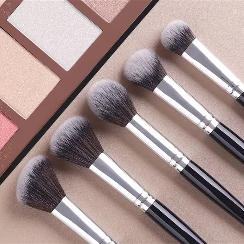 4/5Pcs Makeup Brush Set – Blush, Foundation & Highlighter