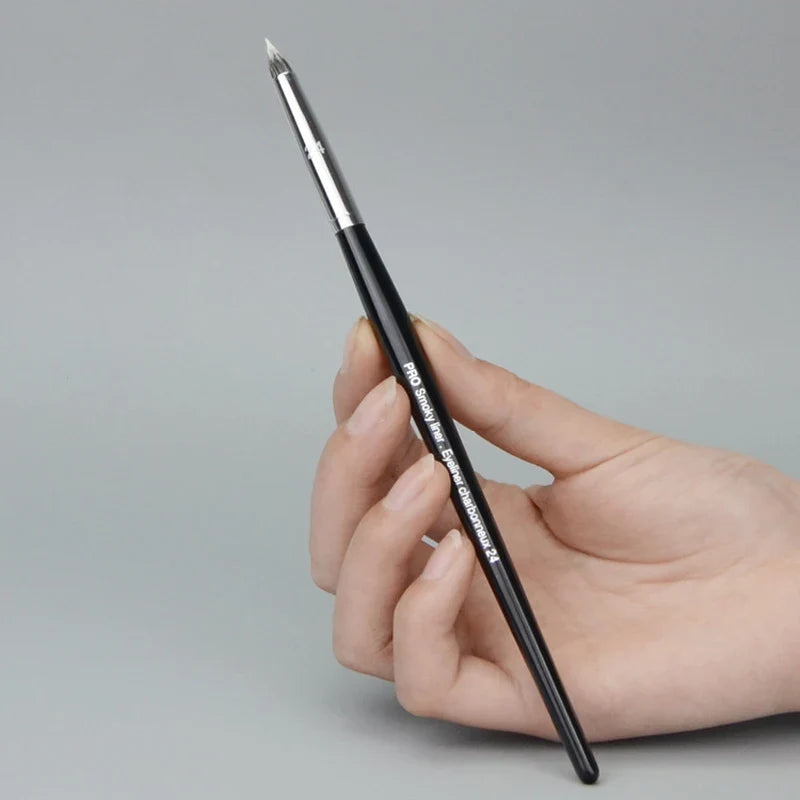 SEP #24 Long Handle Smoky Liner & Lip Makeup Brush