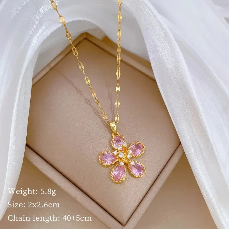 Women's Minimalist Flower Pendant Choker Necklace – Gold