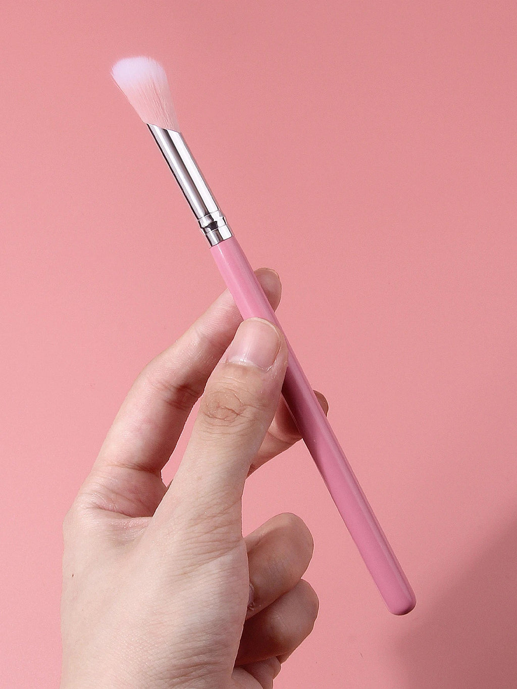 Pink Angled Highlight & Contour Brush – Nose Shadow Tool