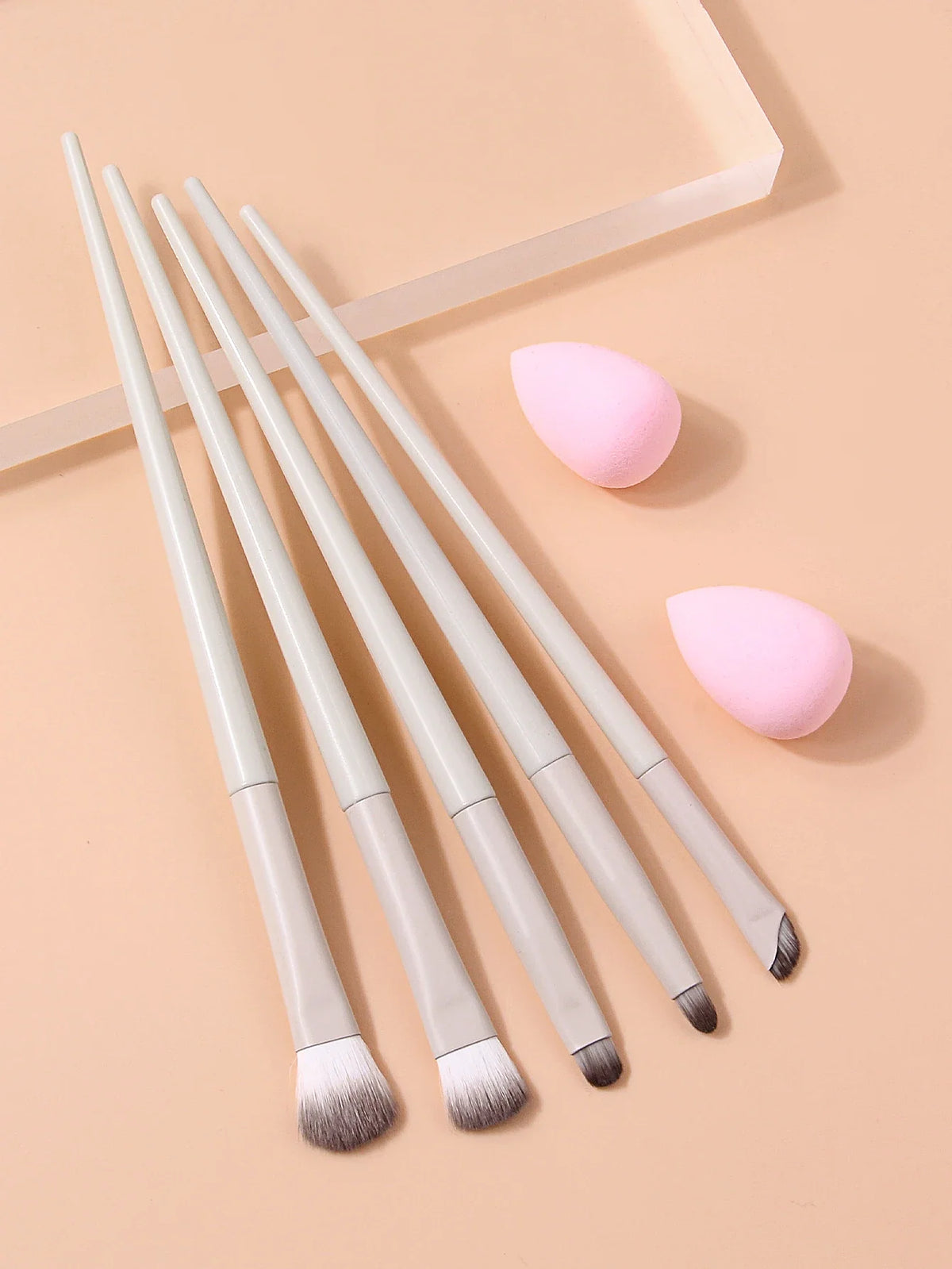 7-Piece Soft Makeup Brush Set – Highlighter, Concealer & Eyeshadow