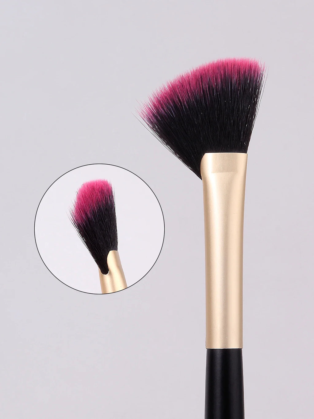 Fan-Shaped Contour Brush & Triangle Powder Puff Set – 2 Pcs