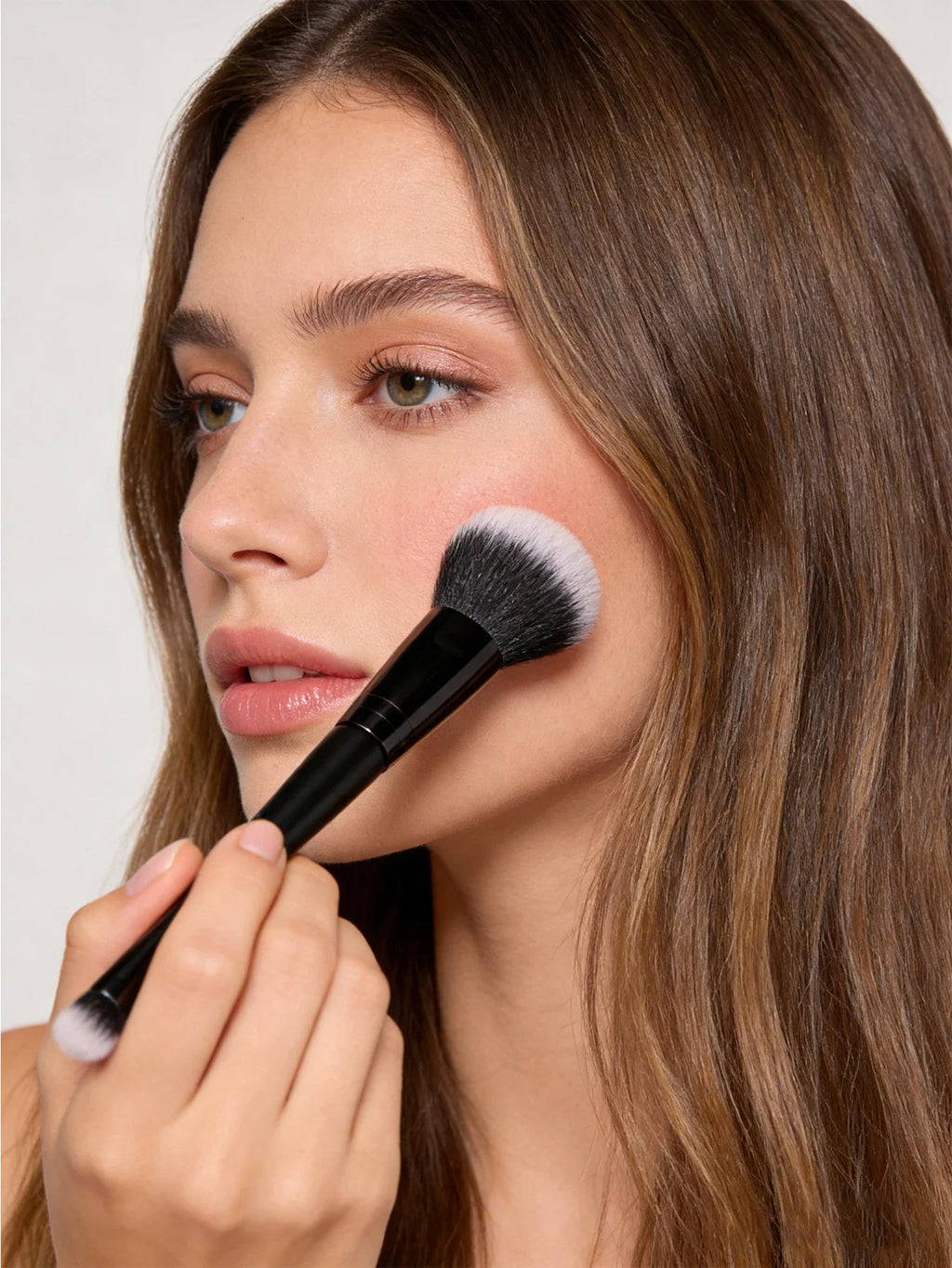2-in-1 Double Head Makeup Brush – Foundation & Blush Tool