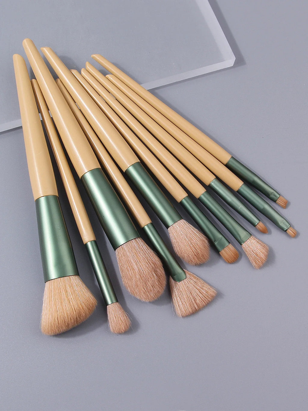 10-Piece Beginner Makeup Brush Set with Glitter Storage Bucket