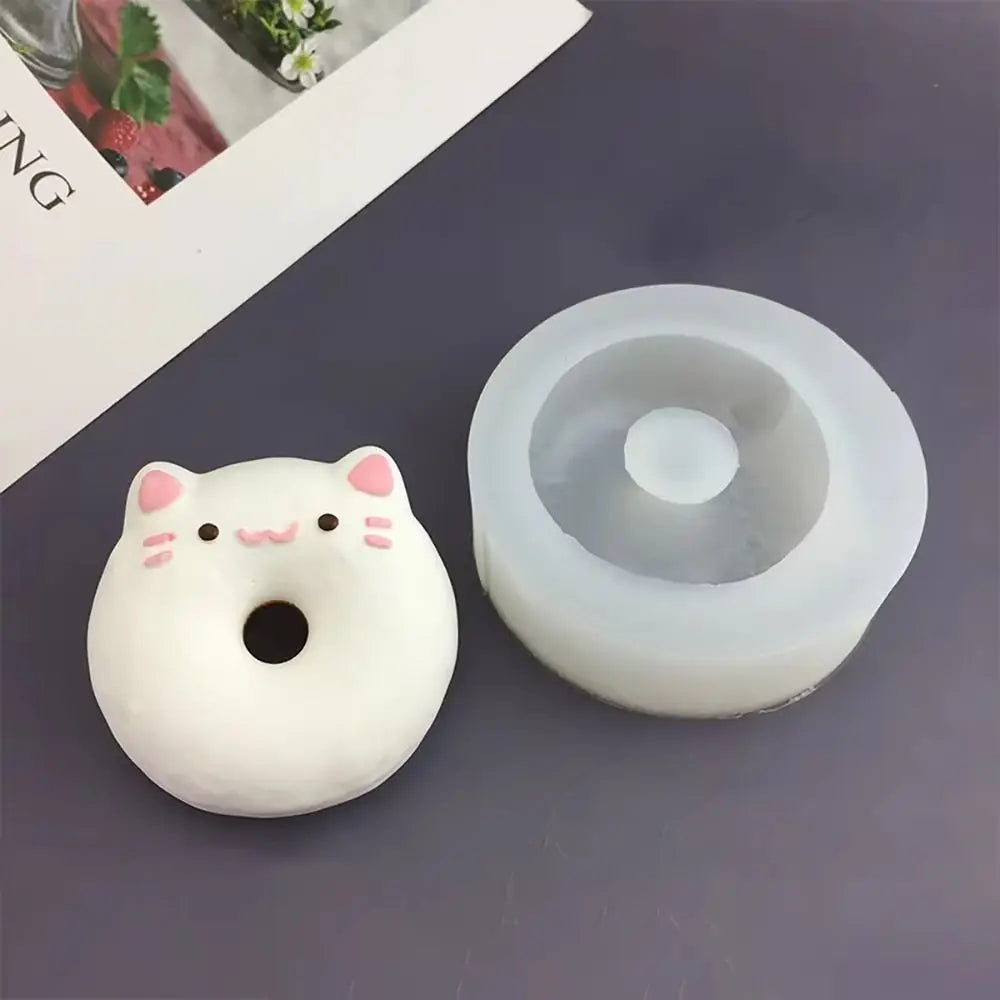 Cute Animal Silicone Baking Mold – Bunny & Kitten Cartoon