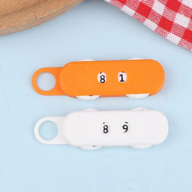 Knitting Stitch Counter with Ergonomic Plastic Needles