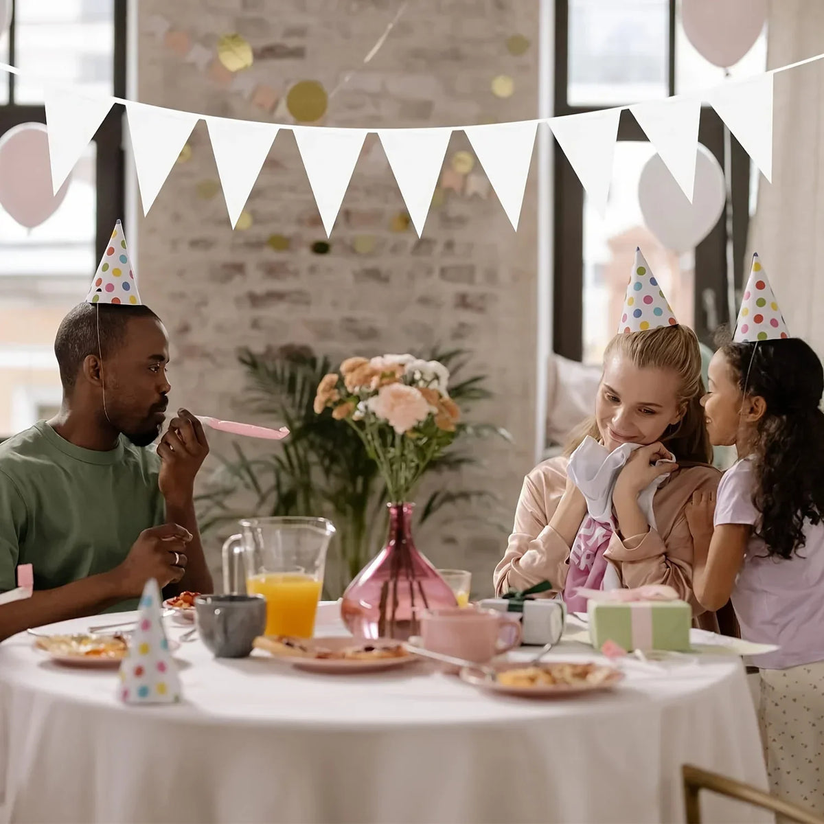 White Triangle Bunting Flag Garland 10m – Party & Wedding