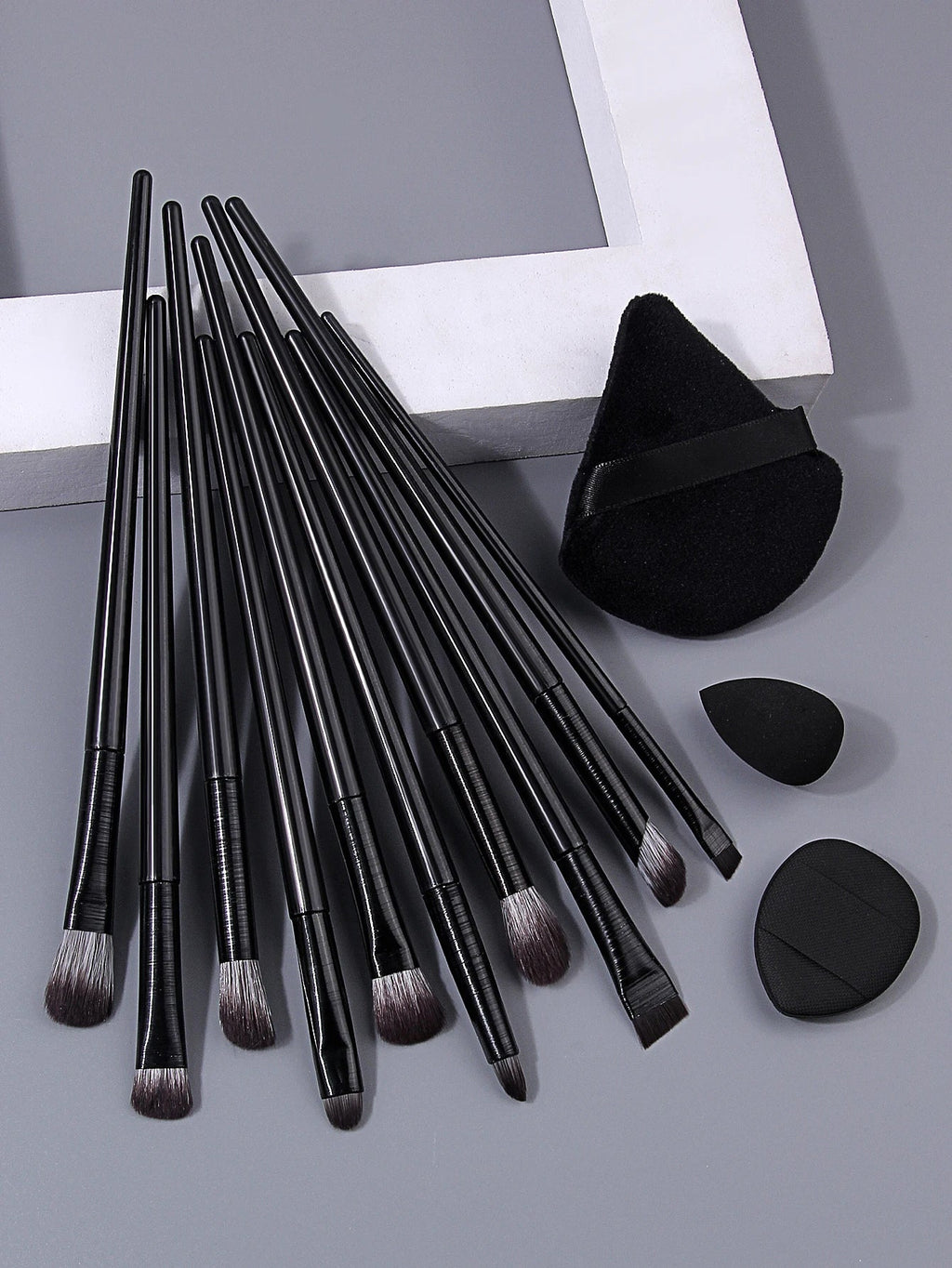 Nixie 13-Pc Eye Makeup Brush Set – Eyeshadow & Contour