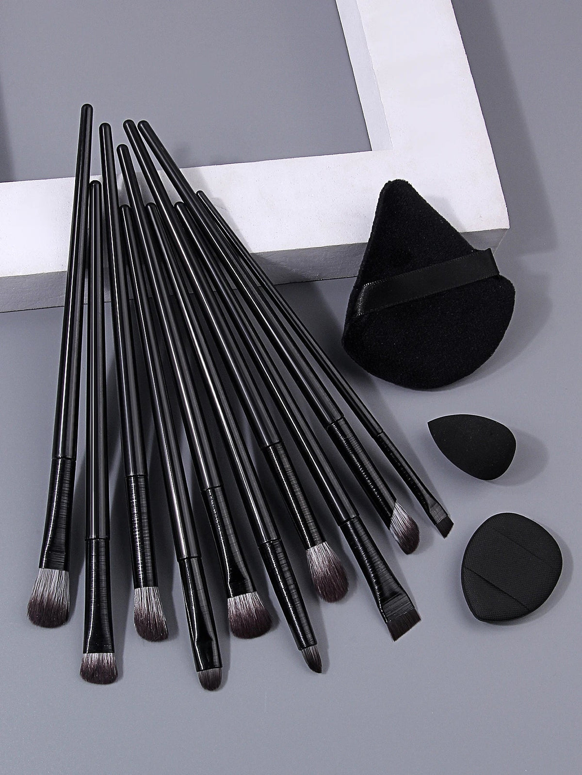 Nixie 13-Pc Eye Makeup Brush Set – Eyeshadow & Contour