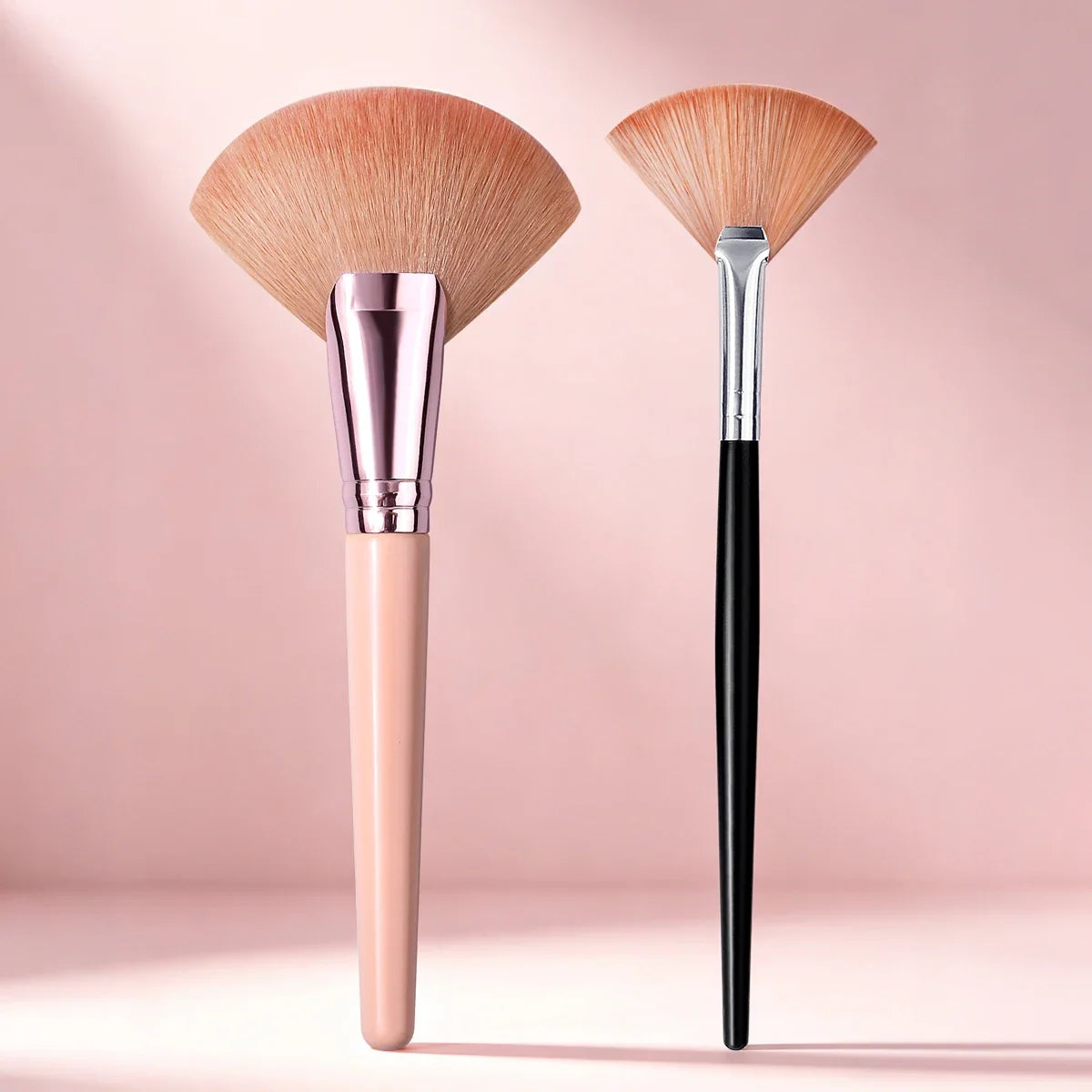 2Pcs Fan Makeup Brush Set – Highlighter Blush & Contour