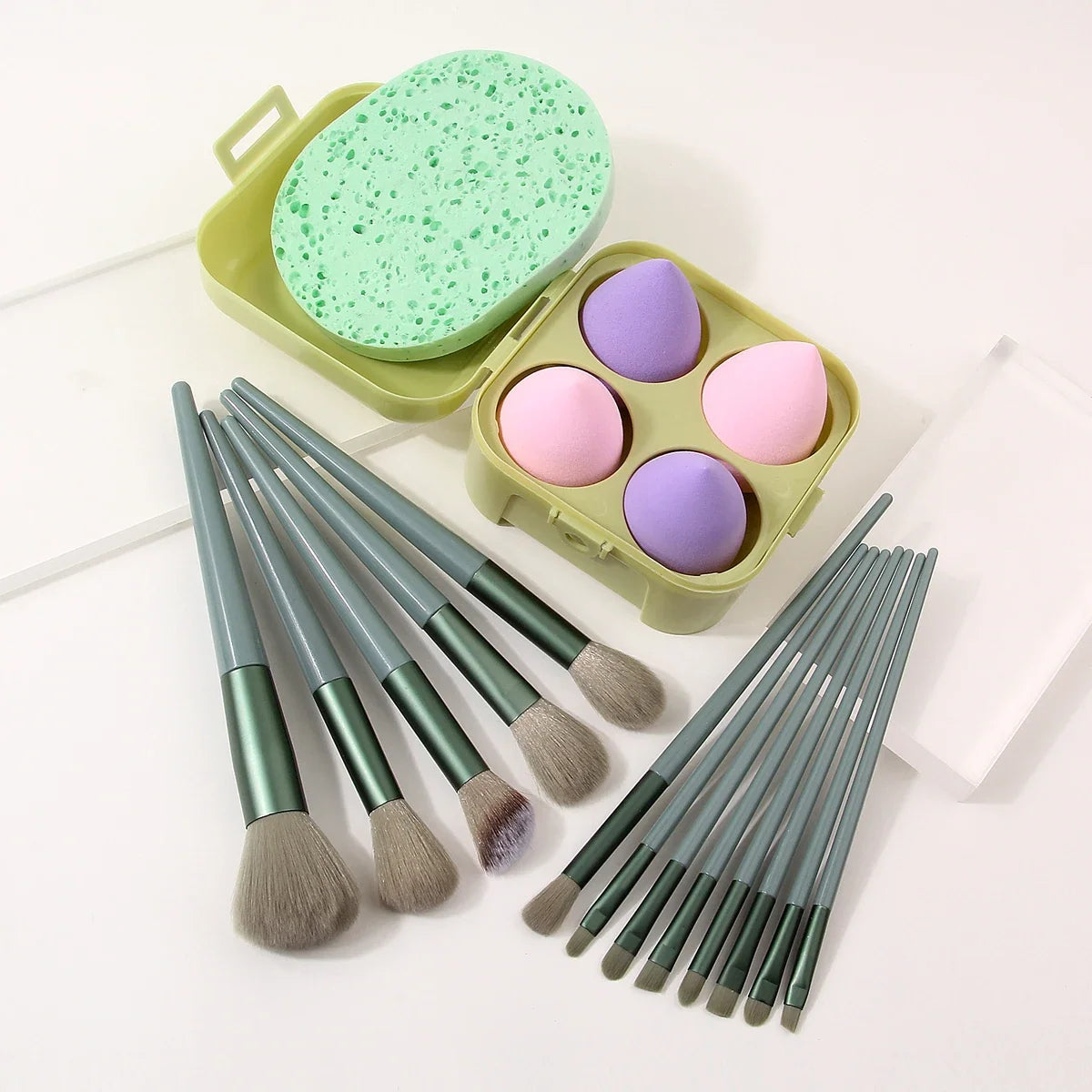 19-Piece Makeup Brush Set With Storage Box, Puffs & Sponge