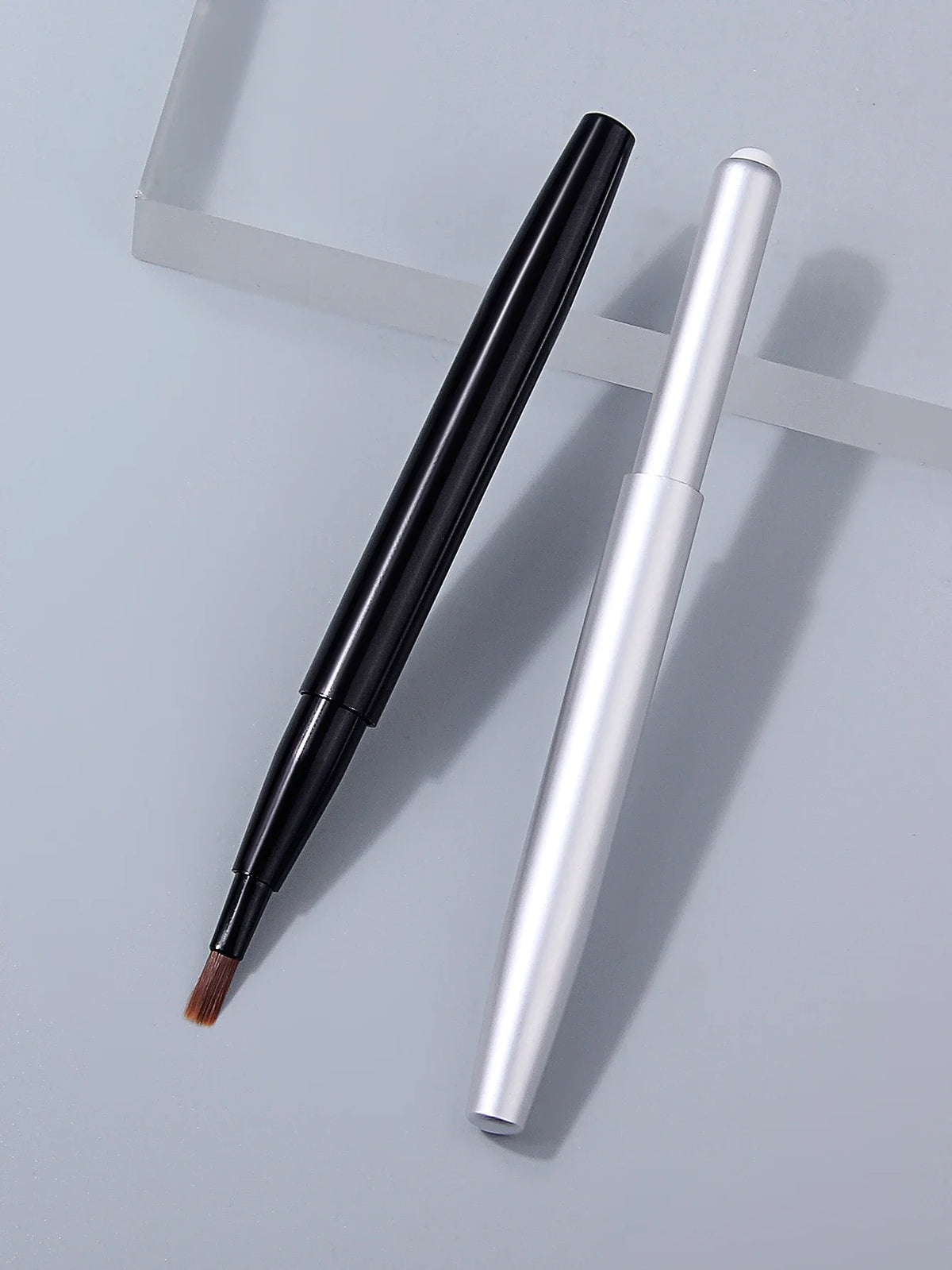 Retractable Double-Headed Lip Brush with Cap – 2 Pcs | Nixie