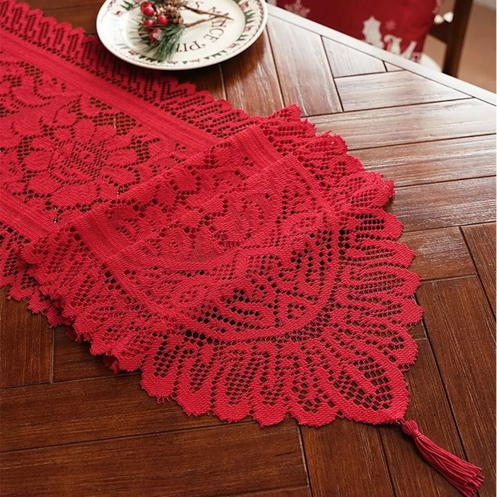 Retro Lace Table Runner with Tassels – Wedding & Dining Décor