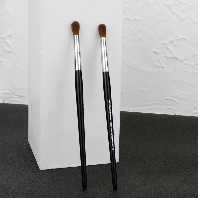 Tapered Crease Eyeshadow Brush – Natural Goat Hair Makeup