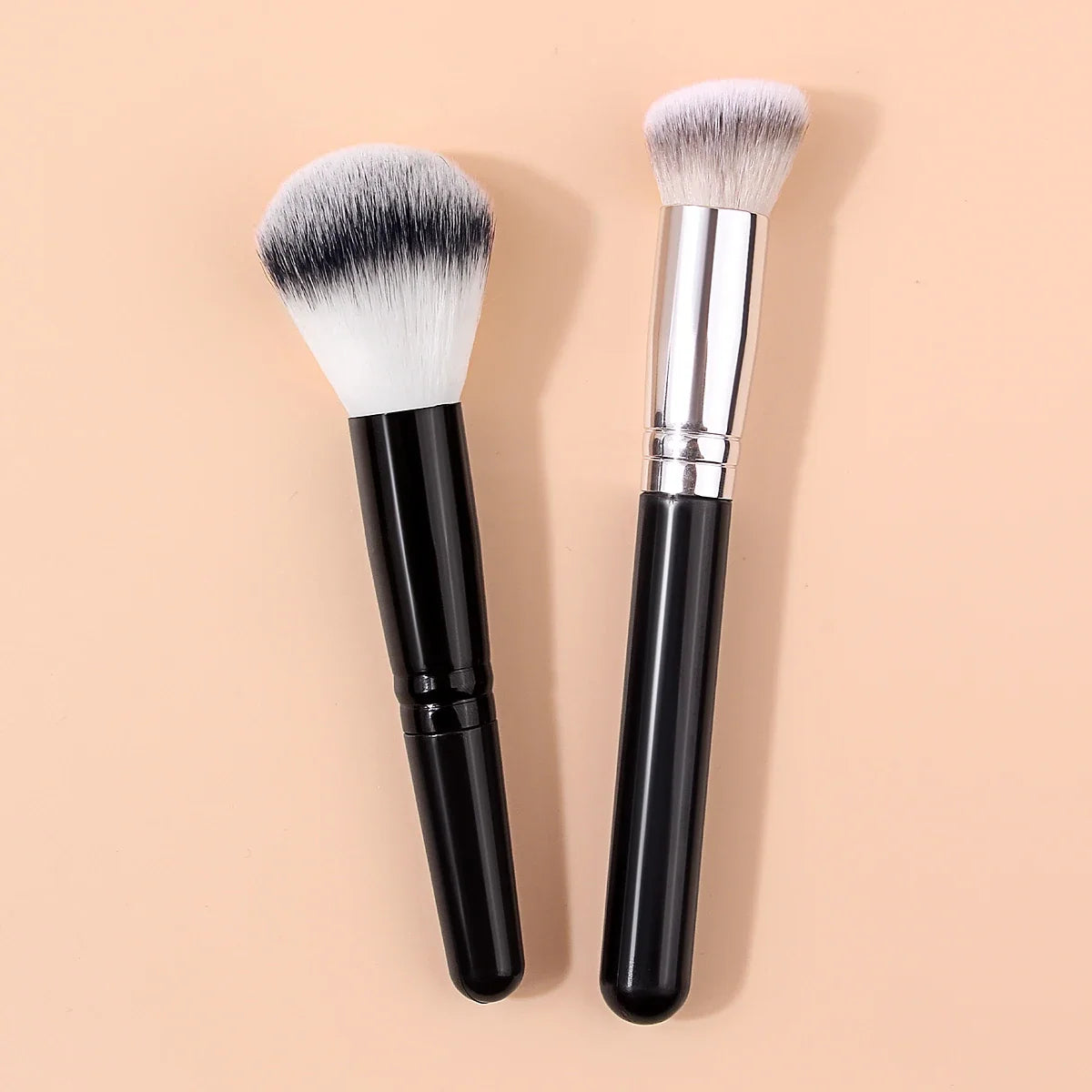 2PCS Makeup Brush Set – Foundation, Powder & Blush Brushes