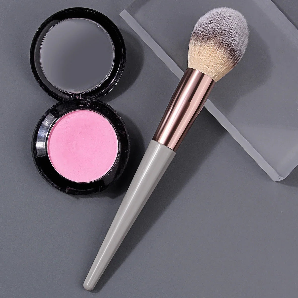Highlighting Blush & Contour Brush – Soft Fluffy Powder Brush
