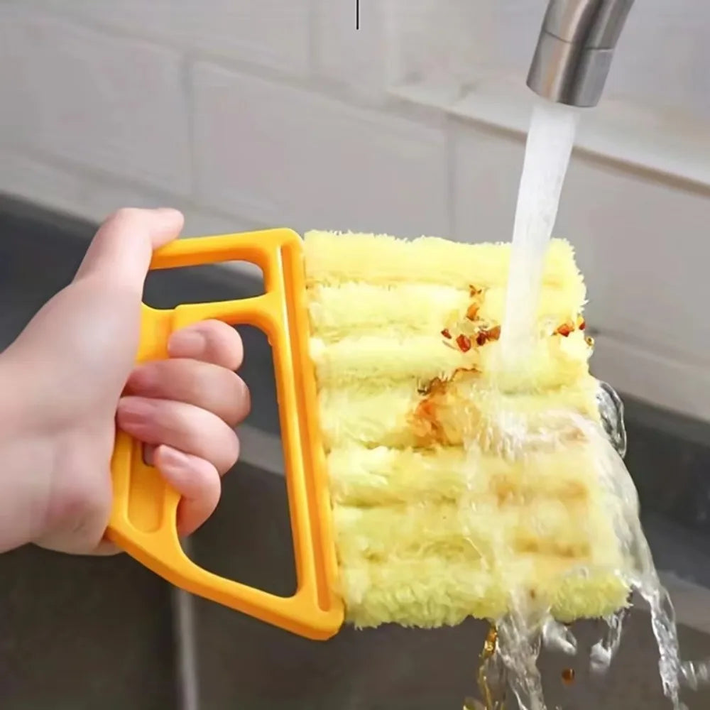 Microfiber Duster Brush – Washable Blind & Window Cleaner