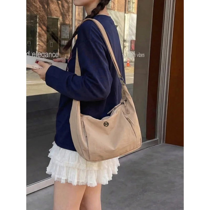 Large Capacity Nylon Crossbody Dumpling Bag – Lightweight & Casual
