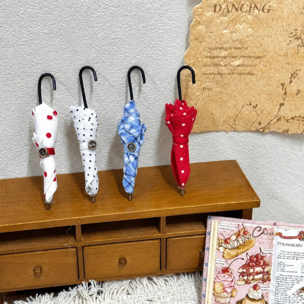 Polka Dot Mini Umbrella 5cm – BJD Doll Decoration Prop