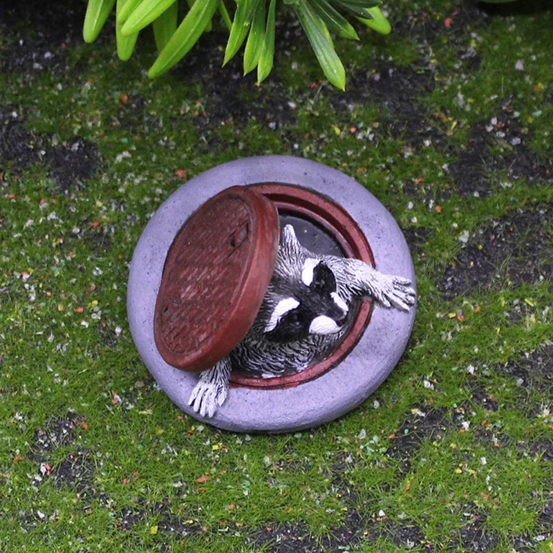 Raccoon Manhole Cover Garden Ornament – Resin Microlandscape Decor