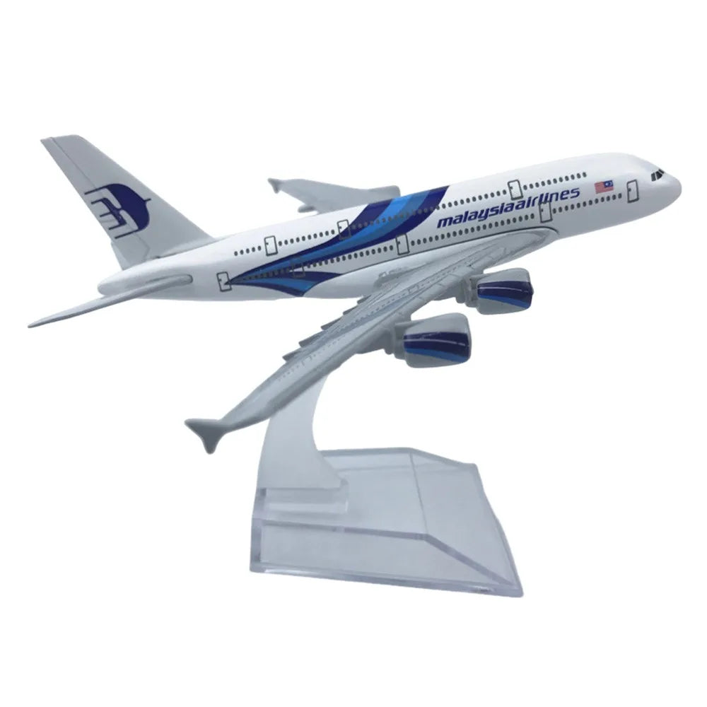 GOL Airlines Boeing B737 Alloy Airplane Model 1/246 Scale 16cm