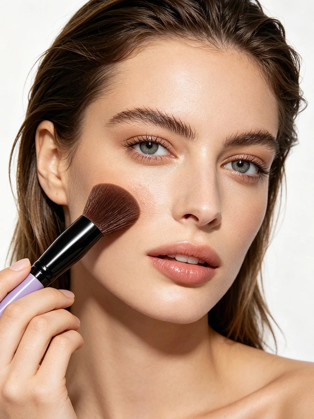 Angled Blush Contour Makeup Brush – Soft Fluffy Synthetic Hair