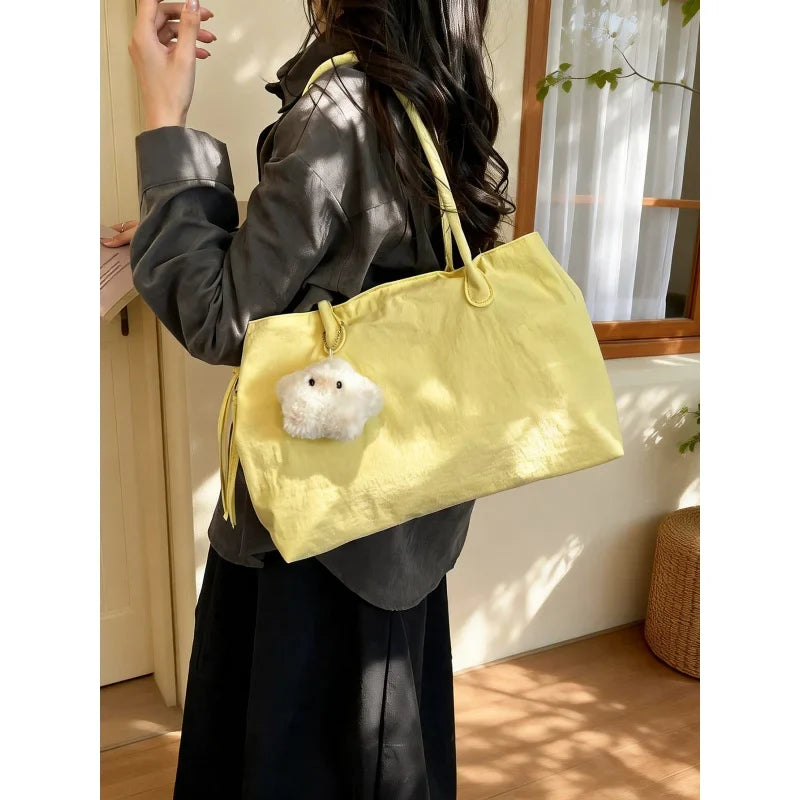 Korean-Style Large Capacity Lightweight Nylon Handbag for Women