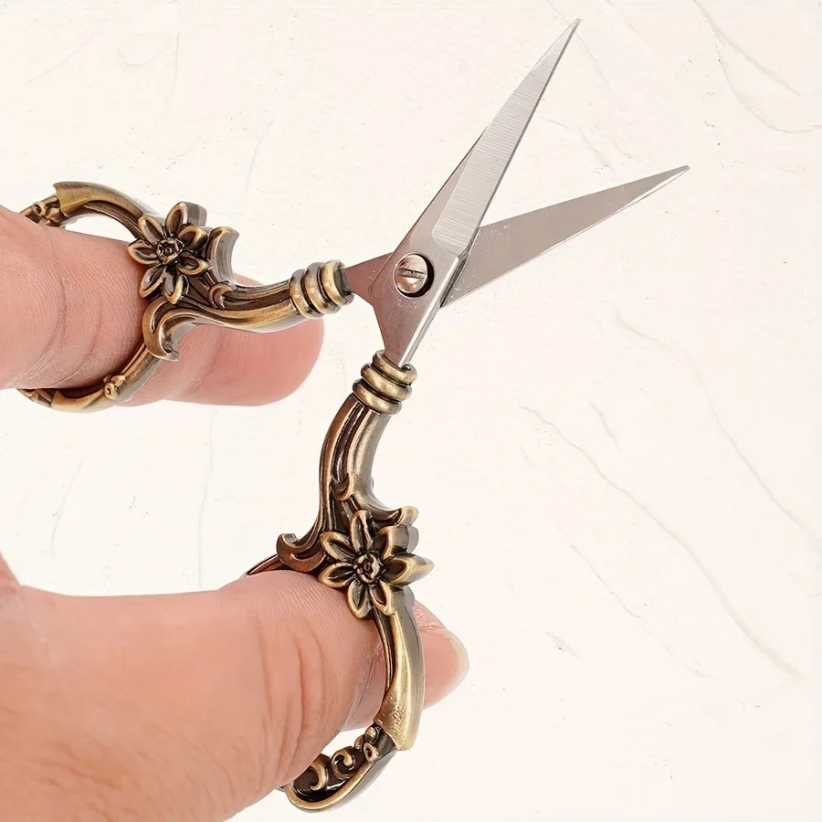 Retro Small Craft Scissors – Cross-Stitch & Fabric Shears
