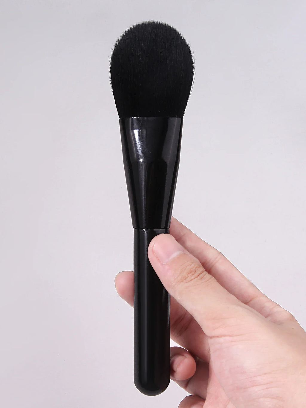 Professional Soft Blush Brush – Powder, Highlighter & Contour
