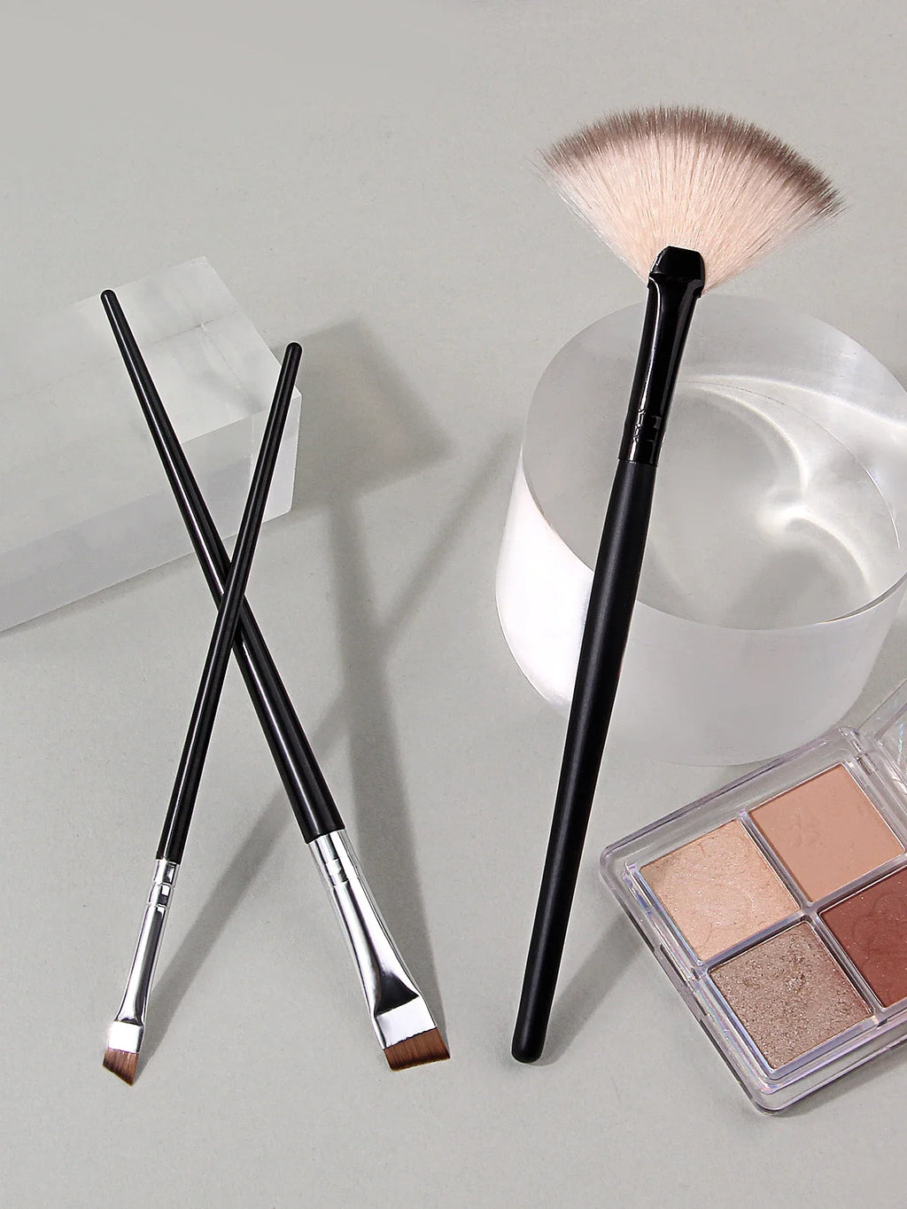 Nixie 3-Piece Makeup Brush Set – Highlighter, Eyebrow & Eyeliner