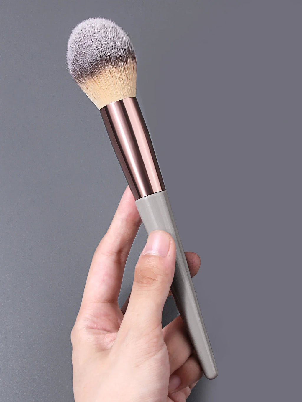Highlighting Blush & Contour Brush – Soft Fluffy Powder Brush