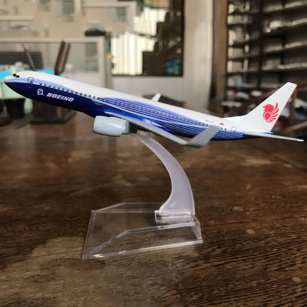 GOL Airlines Boeing B737 Diecast Model Plane 1/246 Scale 15.6cm