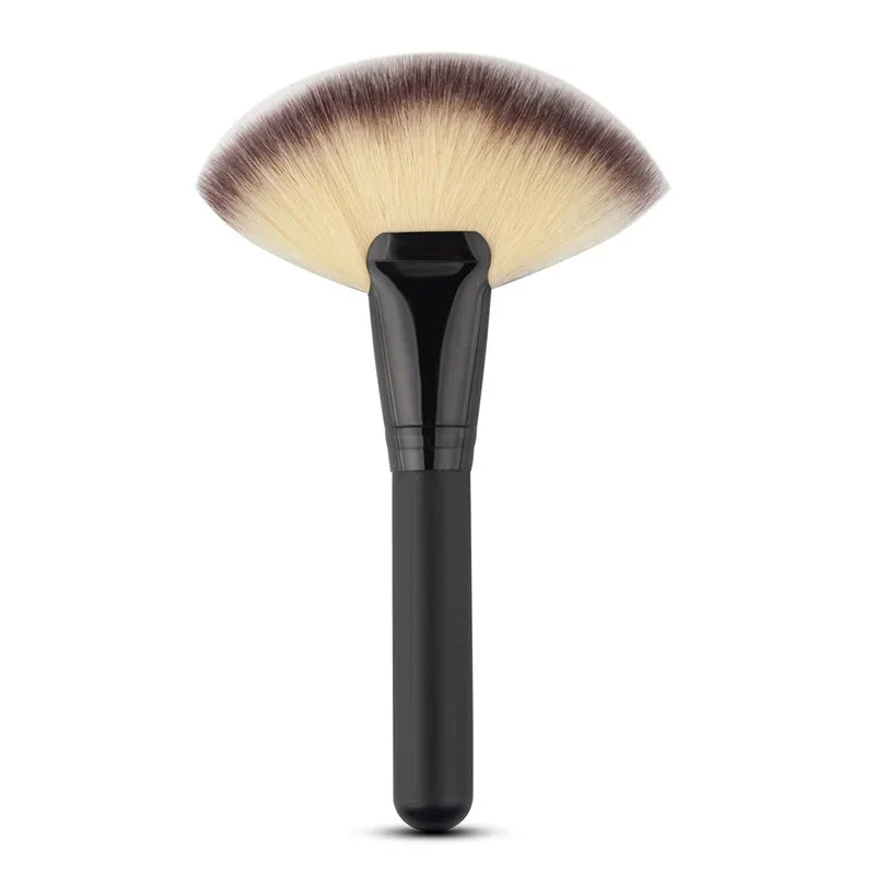 Fan Shape Makeup Brush – Wood Handle & Soft Synthetic Hair