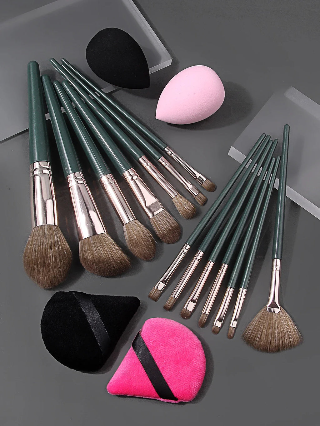 18-Piece Professional Makeup Brush Set – Eyeshadow & Face