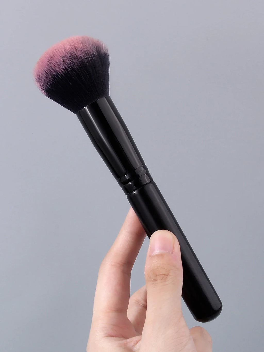 Ultra-Soft Blush Brush – Contour & Powder Makeup Brush