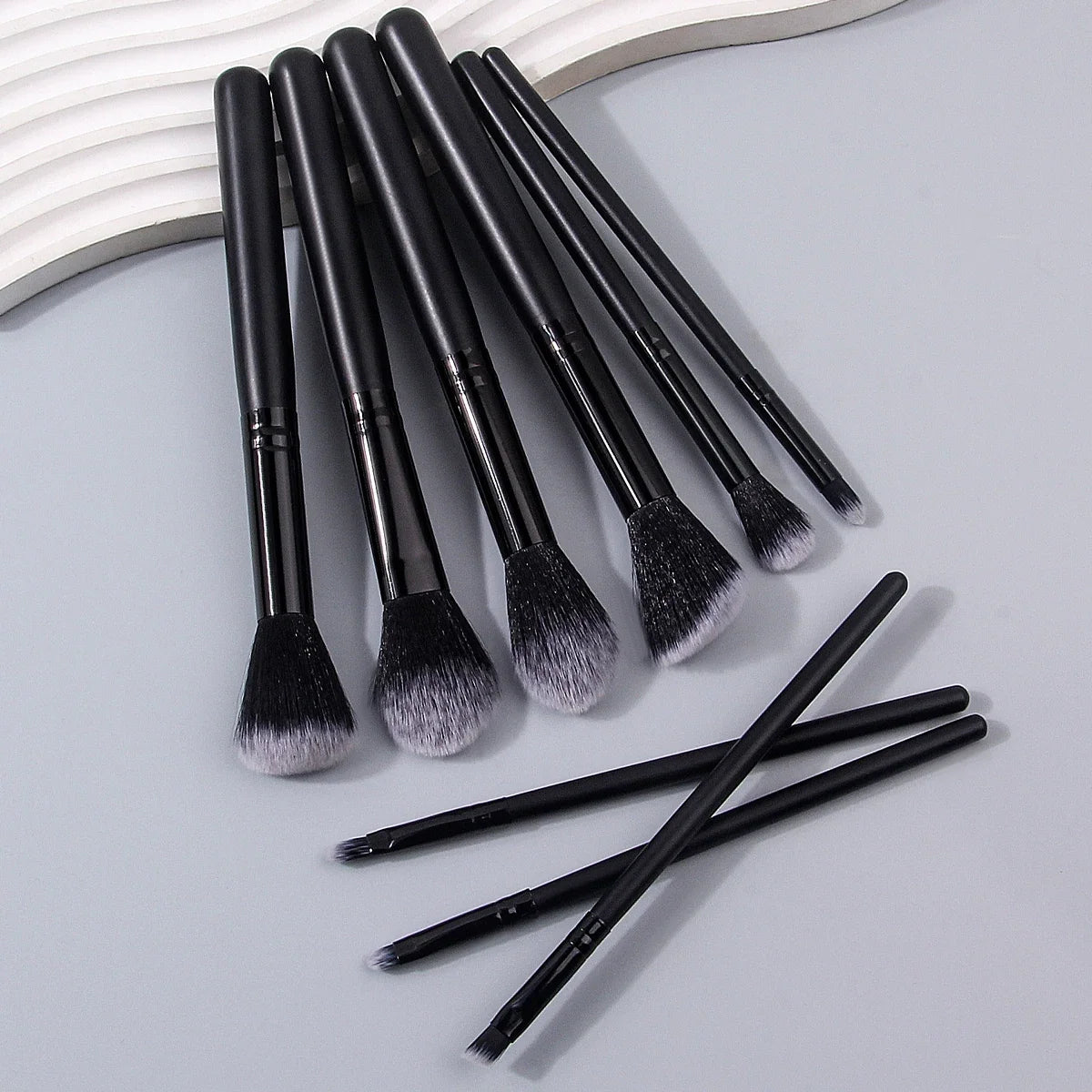 Nixie 9-Piece Black Makeup Brush Set – Blush & Contour