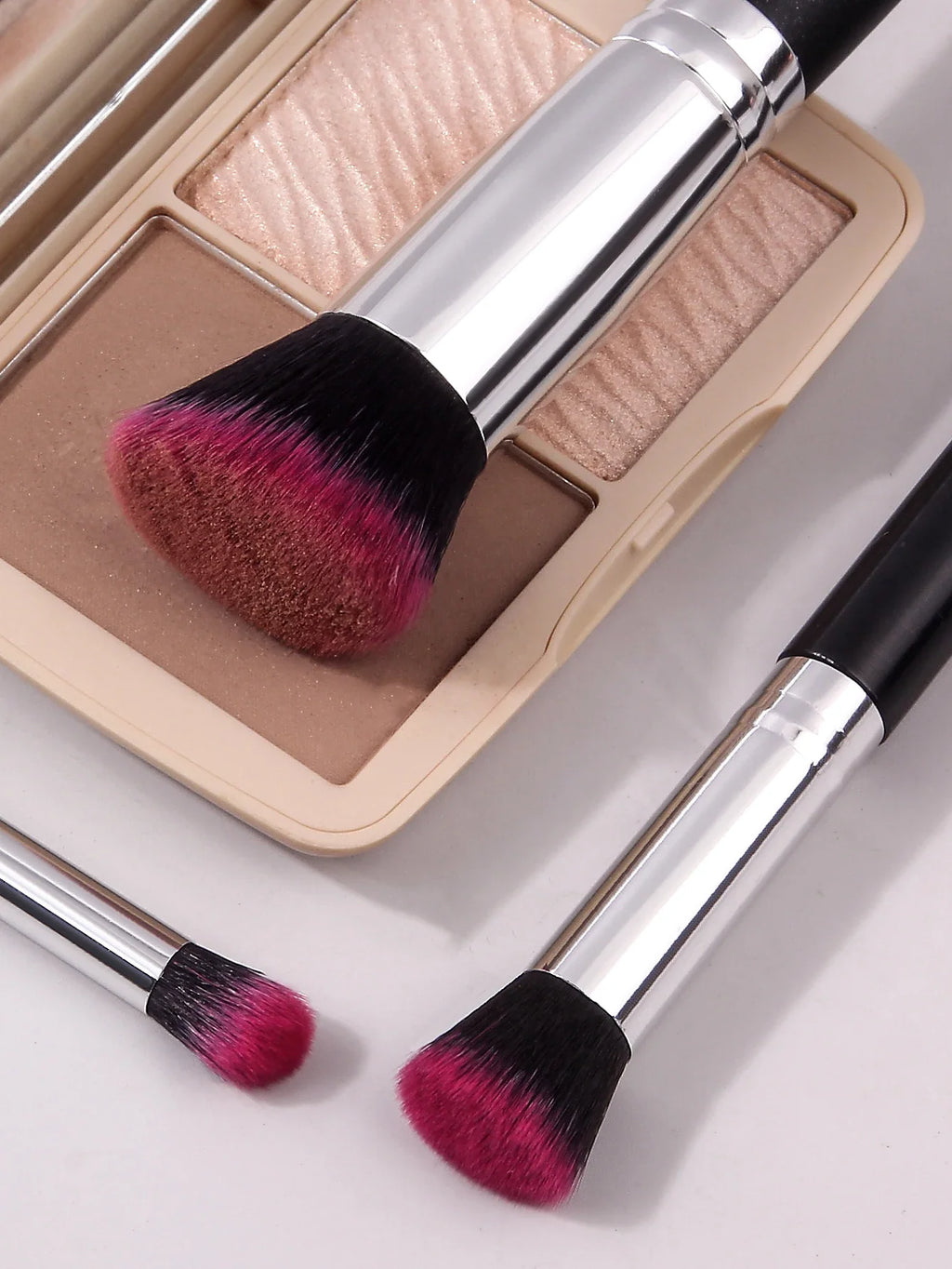 Nixie 3-Piece Foundation Concealer & Contour Makeup Brush Set