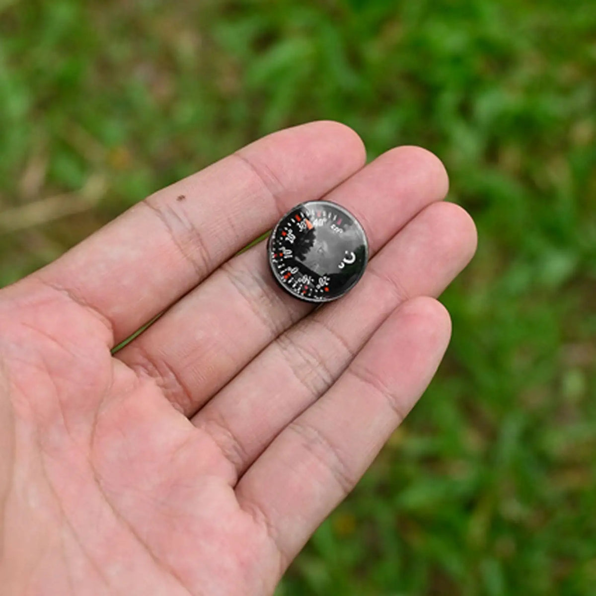 Mini Circular Car Thermometer – Waterproof, No Battery Needed