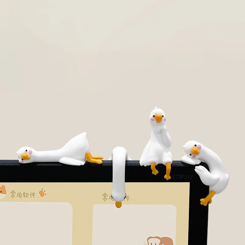3D Resin Duck Ornament – Desk, Dashboard & Monitor Decor