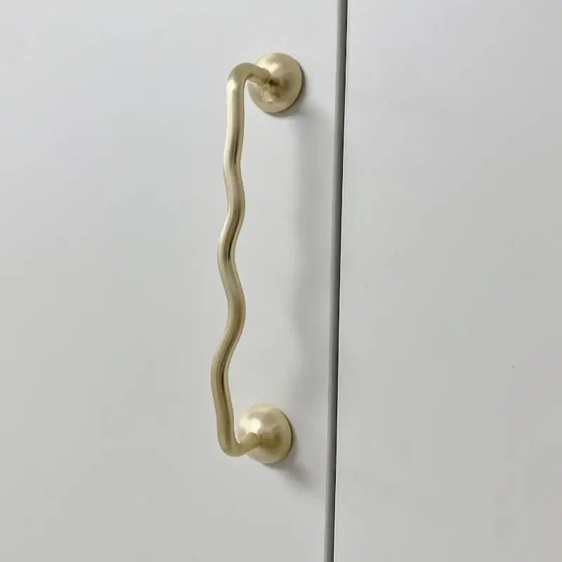 Zinc Alloy Wavy Cabinet Pull Handle – Modern Kitchen & Bath