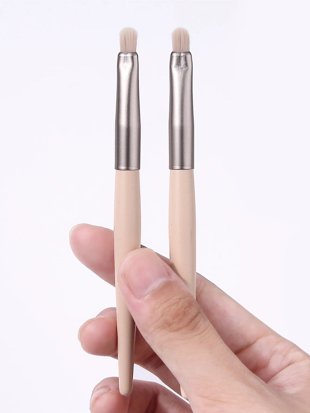Nixie 2-Piece Soft Makeup Brush Set – Foundation & Eyeshadow