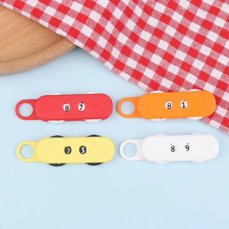 Knitting Stitch Counter with Ergonomic Plastic Needles