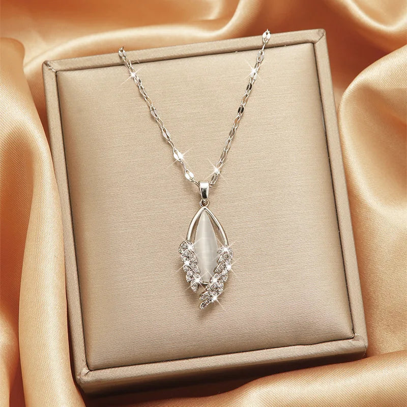 Women's Leaf Pendant Necklace – Stainless Steel Gold & Silver