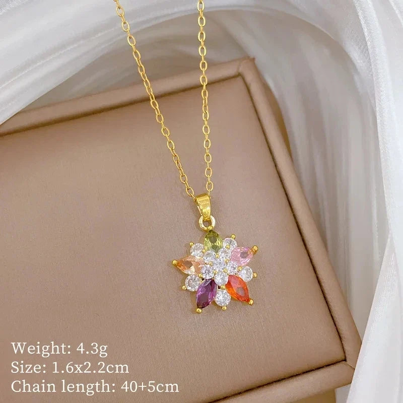 Women's Minimalist Flower Pendant Choker Necklace – Gold