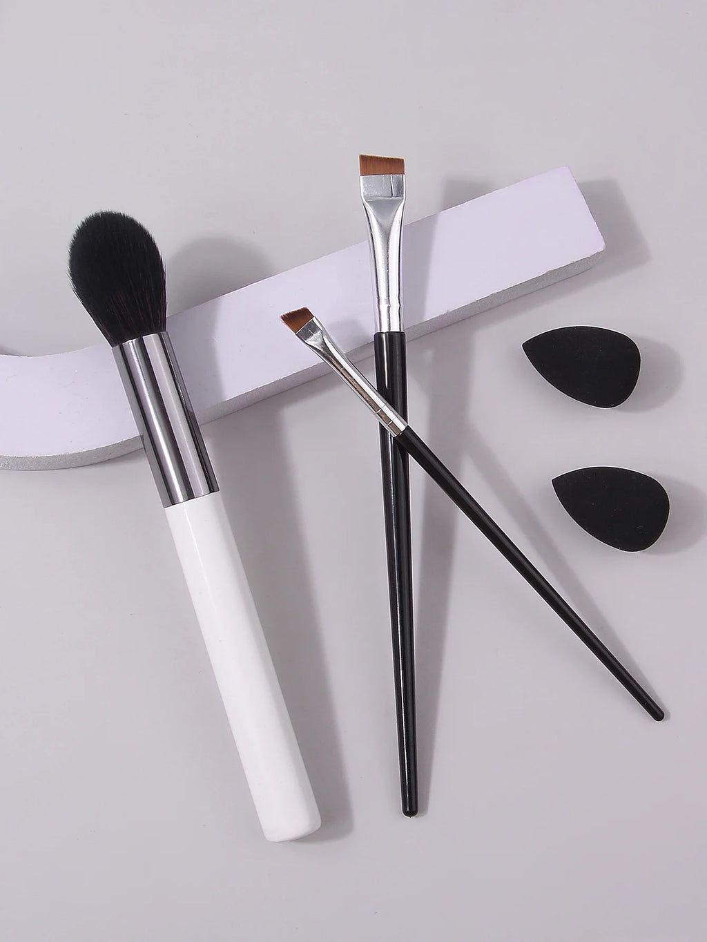 Nixie 5-Pc Makeup Brush Set with Puff – Blush & Foundation