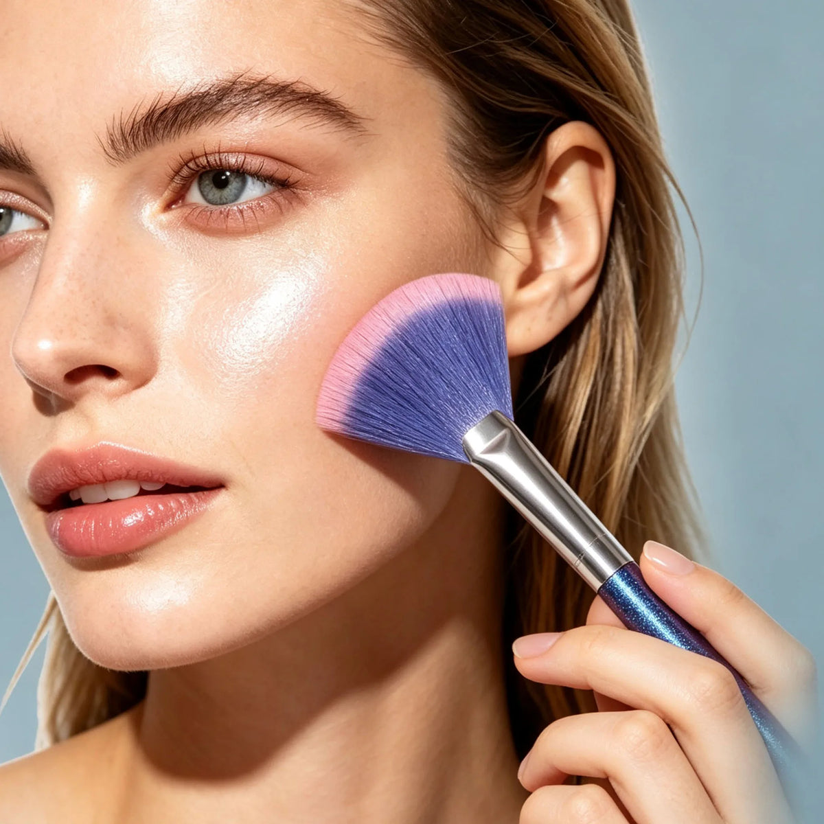 Fan Makeup Brush – Soft Wool Fiber Face Mask Cosmetic Brush